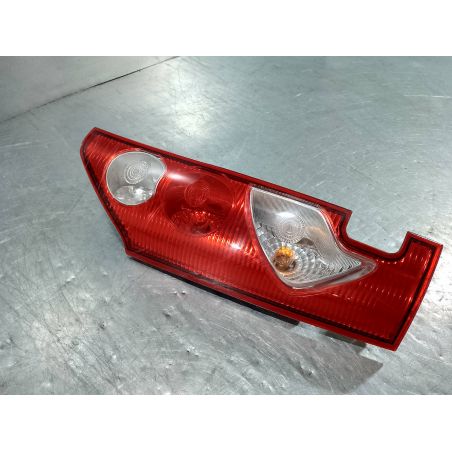 LAMPA TYLNA PRAWA RENAULT KANGOO II ( 08 -  ) 1.5 DCI 2012 8200419945 1 