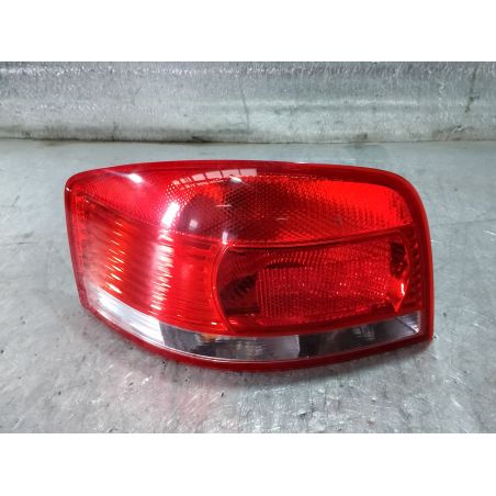 LAMPA TYLNA LEWA AUDI A3 8P 1.6 8V 2004 8P0945095 1 