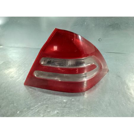 LAMPA TYLNA PRAWA MERCEDES-BENZ W203 2.2 CDI 2004 1 