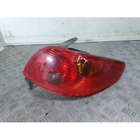 LAMPA TYLNA PRAWA PEUGEOT 206 1.1 8V 2004 1 