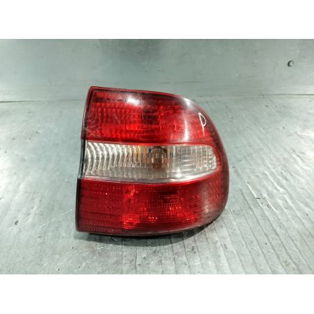 LAMPA TYLNA PRAWA VOLVO V40 ( 95-04 ) 1.9 DCI 2003 30887334  285902 1 