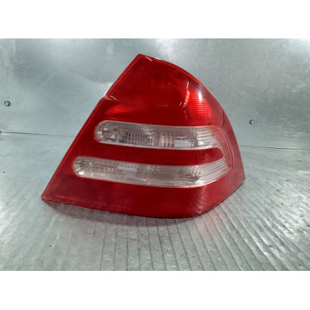 LAMPA TYLNA PRAWA MERCEDES-BENZ W203 2.0 KOMPRESSOR 2000 2038200264R 1 