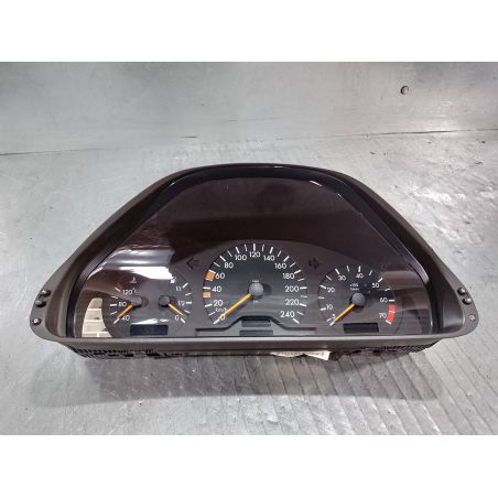 LICZNIK MERCEDES-BENZ W208 CLK 2.0 2000 2085400111  110.008.737/003 1 