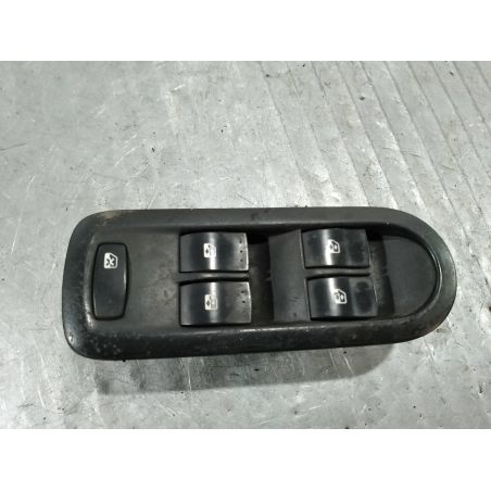 PANEL STEROWANIA SZYB RENAULT MEGANE II ( 02-09 ) 1.5 DCI 2004 156018070C  025330 