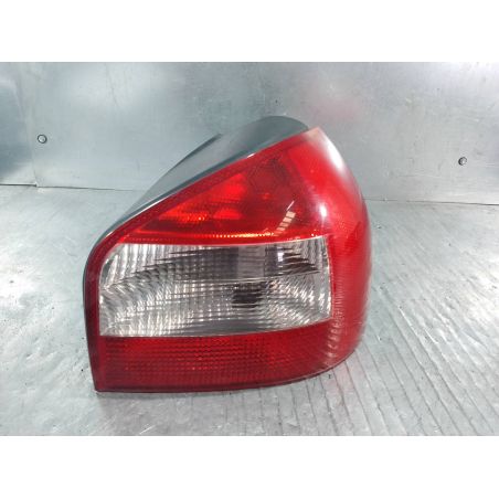 LAMPA TYLNA PRAWA AUDI A3 ( 8L1 ) 1.6 8V 2000 8L0945096B 1 