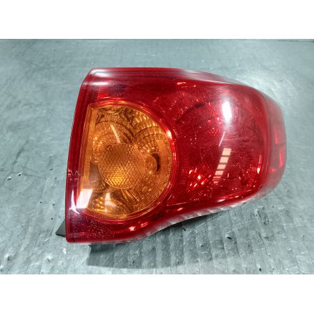 LAMPA TYLNA PRAWA TOYOTA COROLLA E15 1.8 16V  2ZR-E25W 2010 1 