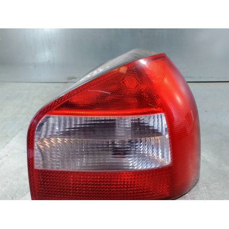 LAMPA TYLNA PRAWA AUDI  A3 8L 1.6 B 2002 8L0945096B 1 