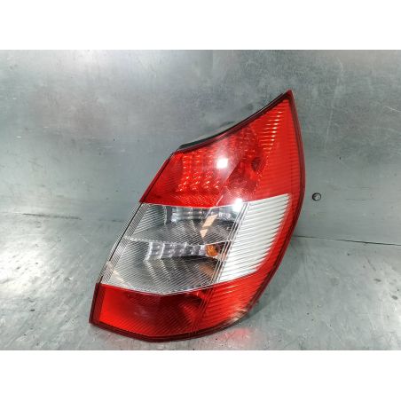 LAMPA TYLNA PRAWA RENAULT SCENIC II ( 03-09 ) 1.9 DCI 2004 8200493375G 1 