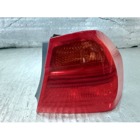 LAMPA TYLNA PRAWA BMW E90 2.0 2.0 2007 6937458 