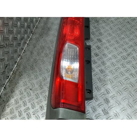 LAMPA TYLNA LEWA OPEL VIVARO I 1.9 DCI 2004 93857722   1 