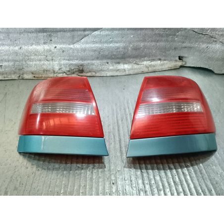 LAMPY TYŁ KOMPLET AUDI A4 B5 1.9 TDI 1999 8D0945096F  8D0945095B 1 