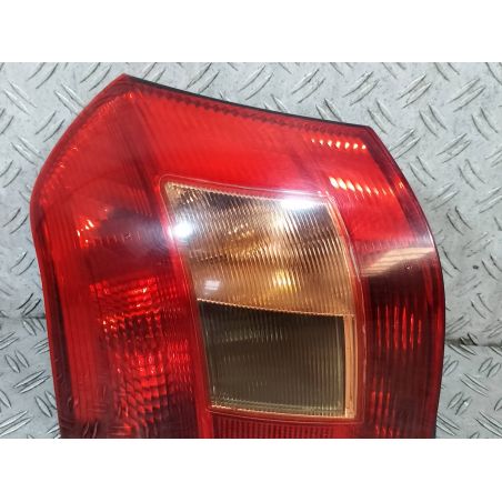 LAMPA TYLNA LEWA TOYOTA COROLLA E12 1.4 VVT-I 2001 02-51 1 