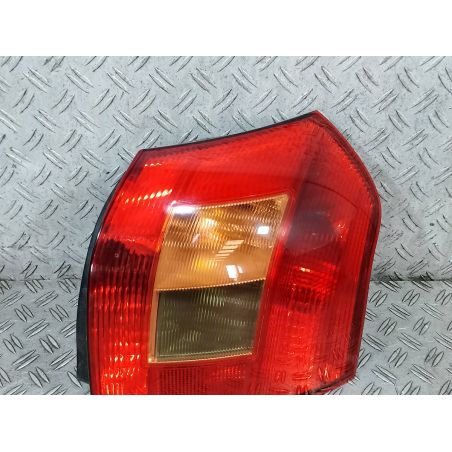 LAMPA TYLNA PRAWA TOYOTA COROLLA E12 1.4 VVT-I 2001 