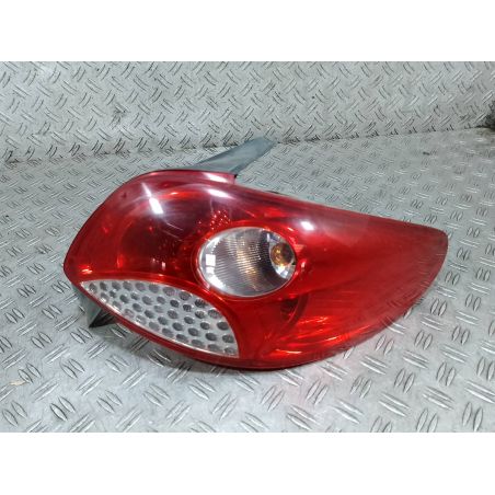 LAMPA TYLNA PRAWA PEUGEOT 206 PLUS 1.4 8V 2008 11-8057 R 1 