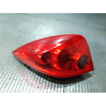 LAMPA TYLNA PRAWA NISSAN PRIMERA P12 ( 03-07 ) 1.8 2002 1 