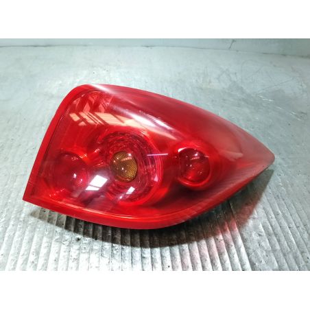 LAMPA TYLNA LEWA NISSAN PRIMERA P12 ( 03-07 ) 1.8 2002 1 