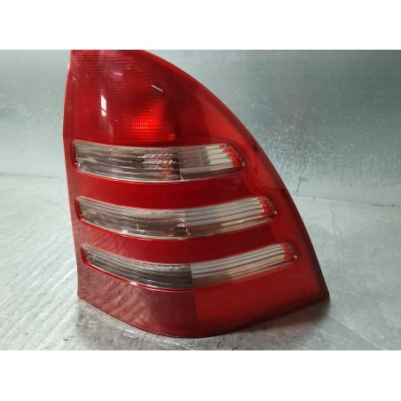 LAMPA TYLNA PRAWA MERCEDES-BENZ W203 2.7 CDI 2004 A2038201264 1 