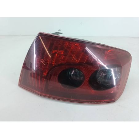 LAMPA TYLNA PRAWA PEUGEOT 407 2.0 HDI 136KM 2.0 HDI 2005 9641945280 1 