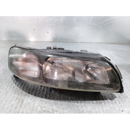 LAMPA PRZÓD PRAWA VOLVO V70 ( 00-07 )