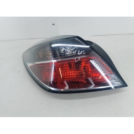 LAMPA TYLNA LEWA OPEL ASTRA H 1.6 A16XER, Z16XER 116KM 1.6 16V 2010 13252443  93357459  342691834 1 