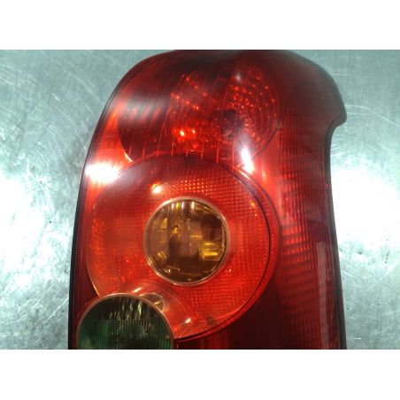 LAMPA TYLNA PRAWA TOYOTA AVENSIS II T25 2.0 D4D 2003 1 