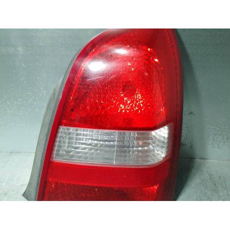 LAMPA TYLNA PRAWA NISSAN PRIMERA P12 ( 03-07 ) 1.8 16V 2002 89025237 1 