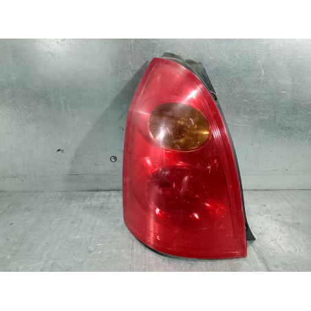 LAMPA TYLNA LEWA NISSAN PRIMERA P12 ( 03-07 )