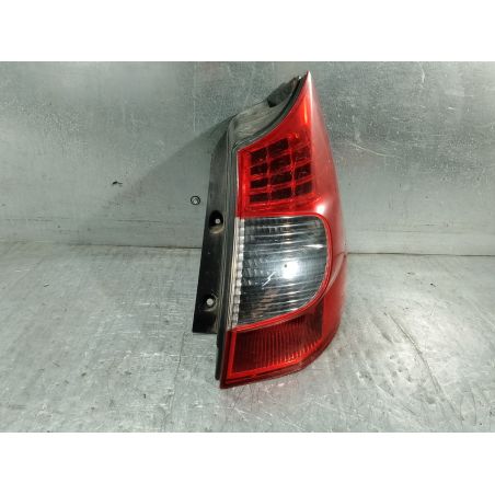 LAMPA TYLNA PRAWA RENAULT SCENIC II ( 03-09 ) 1.9 DCI 1.9 DCI 2008 1 