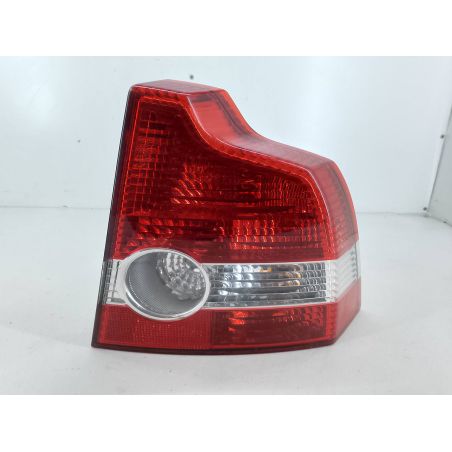 LAMPA TYLNA PRAWA VOLVO S40 II ( 04-12 )