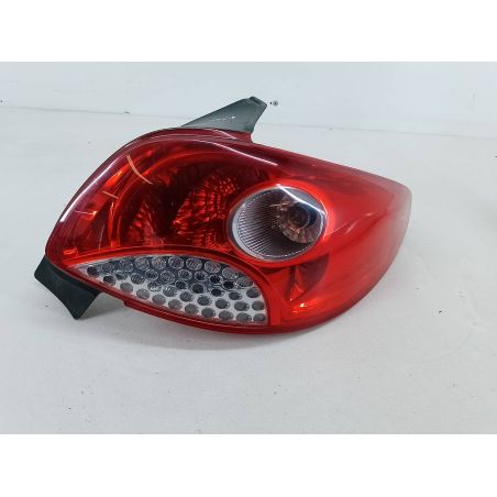 LAMPA TYLNA PRAWA PEUGEOT 206 PLUS 1.1 60KM 1.1 8V 2011 109 000 9685618180 1 