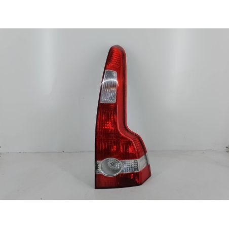 LAMPA TYLNA PRAWA VOLVO V50